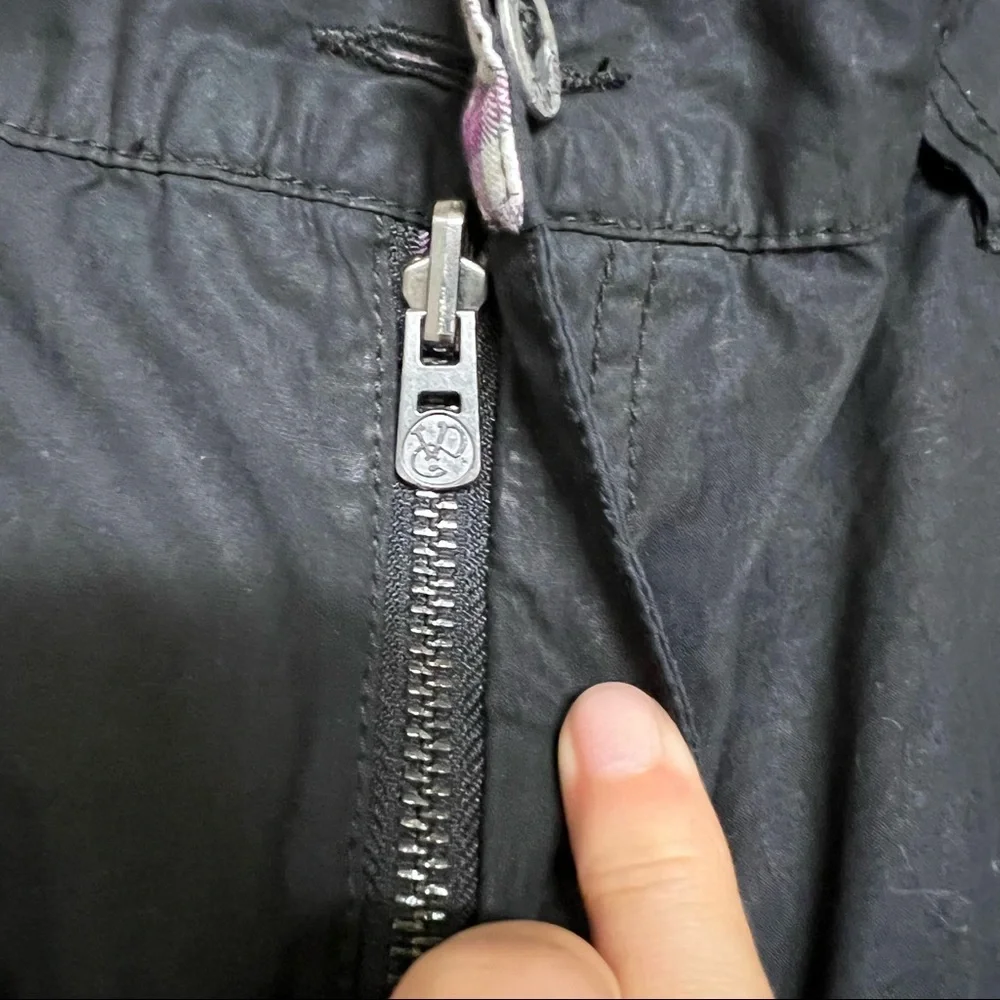 Von Dutch Rare Reversible Cargo Shorts Black / Purple